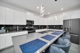 Last Minute Disney Getaway! Private Pool, Hot Tub & Games Room. Book Now! #85885 - Davenport - 1