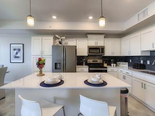 Last Minute Disney Getaway! Private Pool, Hot Tub & Games Room. Book Now! #39944 - Kissimmee - 3