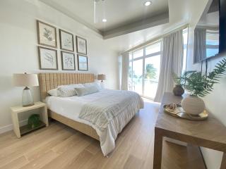 Styles Beach 1A Beachfront Luxury Condo with Pool - San Pedro - 1