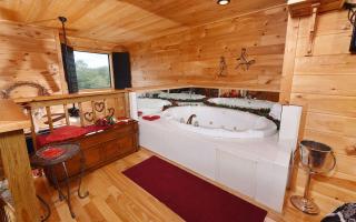 Mountain Romance - Sevierville - 8