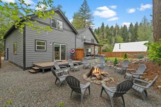 Rainier XL Chalet EV-Hot Tub-Game Room-Guest Suite - Ashford - 1
