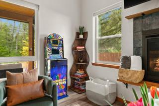 Rainier XL Chalet EV-Hot Tub-Game Room-Guest Suite - Ashford - 6