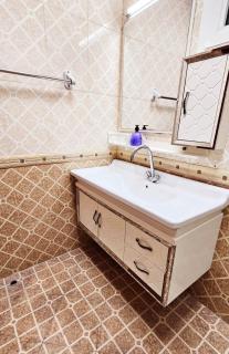 Magnificent 5 bedroom apartment near Al-Khan Beach - Sharjah - 4