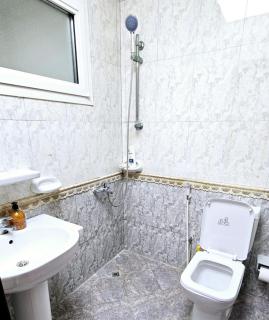 Magnificent 5 bedroom apartment near Al-Khan Beach - Sharjah - 1