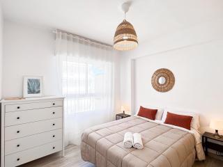 NUEVO, a 50 metros de la playa y con vistas al mar - 9