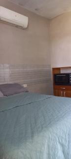 Habitacion con Heladera, AA, Cocina, TV, Wifi - Luque - 4