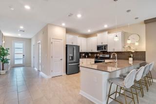 Last Minute Disney Getaway! Private Pool, Hot Tub & Games Room. Book Now! #66099 - Kissimmee - 3