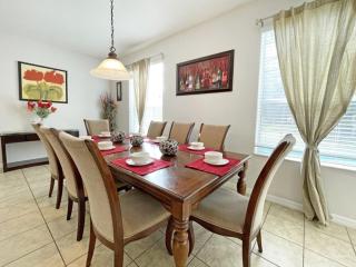 Last Minute Disney Getaway! Private Pool, Hot Tub & Games Room. Book Now! #92429 - Kissimmee - 2
