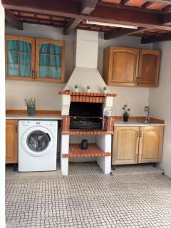 City Break-Quiet House with Private Patio - 8