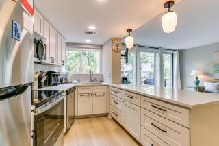 Walk to Beach Coligny Gem with Community Perks! - Hilton Head Island - 1