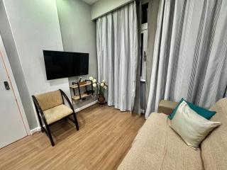 Lindo Apartamento na Quadra da Praia P.F 19-405 - Río de Janeiro - 1