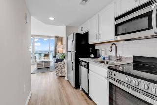 Fully Updated 1BR Oceanfront Oasis at Oceans One - Myrtle Beach - 7