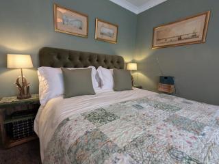Eclectic Beach Basement - Brighton & Hove - 9