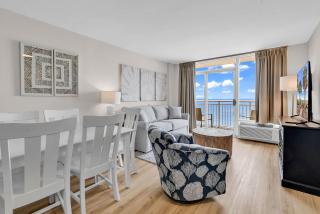 Stylish 1BR Newly Renovated Sandy Beach Escape - Myrtle Beach - 0