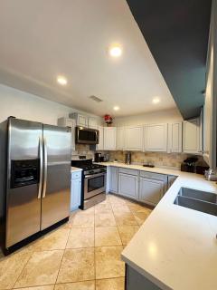 Spacious 4BR w Fenced Yard - Round Rock - 5