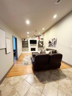 Spacious 4BR w Fenced Yard - Round Rock - 0