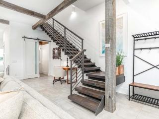 Savannah Jetsetter - 1