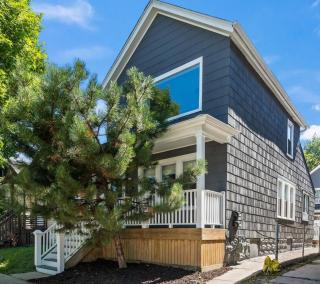 Stylish Apt in Walker's Point - 8