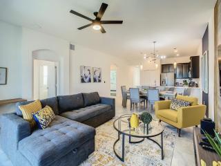 Last Minute Disney Getaway! Private Pool, Hot Tub & Games Room. Book Now! #88063 - Kissimmee - 0