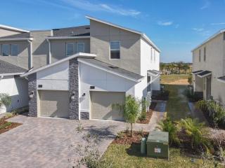 Last Minute Disney Getaway! Private Pool, Hot Tub & Games Room. Book Now! #88063 - Kissimmee - 6