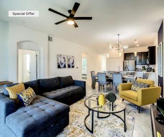 Last Minute Disney Getaway! Private Pool, Hot Tub & Games Room. Book Now! #88063 - Kissimmee - 1