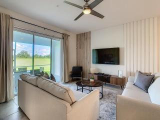 Last Minute Disney Getaway! Private Pool, Hot Tub & Games Room. Book Now! #88019 - Kissimmee - 3