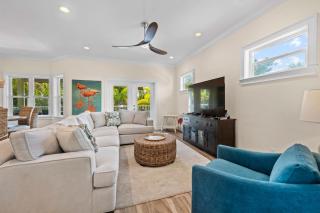 Sunsets on Carissa - Lovely Island Home wPool Sunset Views Ping Pong 5 Min Walk to Beach - Holmes Beach - 6