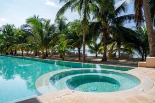 4BR Luxury Beachfront Apt w/ Heated Pool - Isla Mujeres - 7