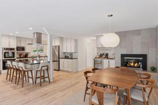 1010 Rosehill Dr - 0