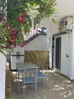 Lounge House - Lakithra - 2