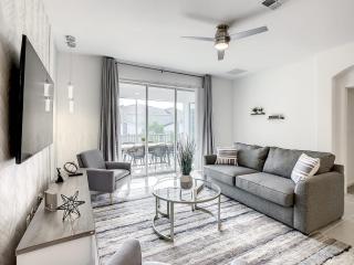 Last Minute Disney Getaway! Private Pool, Hot Tub & Games Room. Book Now! #98287 - Kissimmee - 3