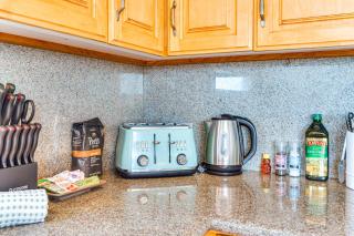 Steps to Ocean Manhattan Beach Gem with Deck! - 1