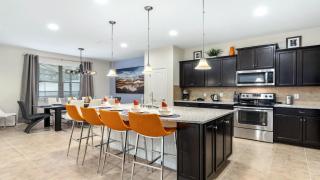 Last Minute Disney Getaway! Private Pool, Hot Tub & Games Room. Book Now! #56555 - Kissimmee - 1