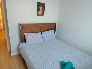 4 Bed house 9 adults - Phibblestown - 2