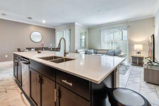 Last Minute Disney Getaway! Private Pool, Hot Tub & Games Room. Book Now! #46733 - Kissimmee - 2