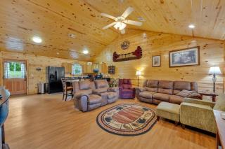 NEW Smoky Mountain Cabin Cozy & Convenient - Sevierville - 1