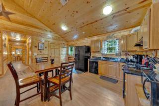 NEW Smoky Mountain Cabin Cozy & Convenient - Sevierville - 4
