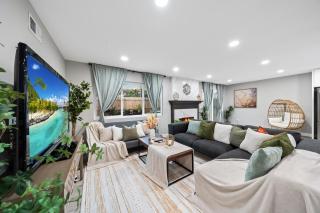Entire Luxury 3-Bedroom House with Hot Tub, Garage, King Bed, Available Now - Spring Valley - 1