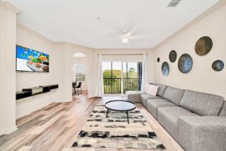 Bright & Modern 2BR Condo with Pool & Hot tub, near Disney! - Orlando - 0