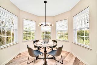 Bright & Modern 2BR Condo with Pool & Hot tub, near Disney! - Orlando - 7