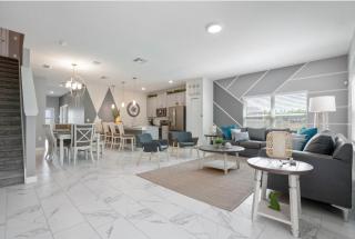 Last Minute Disney Getaway! Private Pool, Hot Tub & Games Room. Book Now! #87939 - Kissimmee - 3