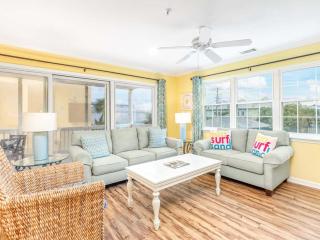 Bee By The Sea - Tybee Island - 0