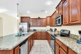 Last Minute Disney Getaway! Private Pool, Hot Tub & Games Room. Book Now! #82571 - Kissimmee - 3