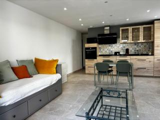 Superbe Appartement rénové à 150 mètres de la plage de Fréjus - Fréjus - 3