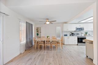 Modern Downtown Escape Sleeps 10 - Sacramento - 5