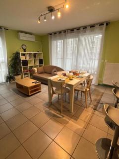 2 bedrooms, air conditioning, garage, metro - Vaulx-en-Velin - 5
