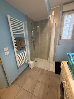 2 bedrooms, air conditioning, garage, metro - Vaulx-en-Velin - 3
