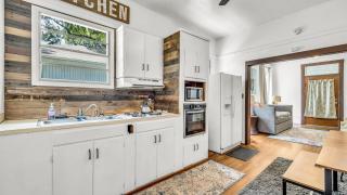 Charming 100-year-old duplex in Historic District - 9