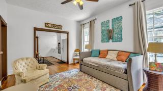 Charming 100-year-old duplex in Historic District - 6