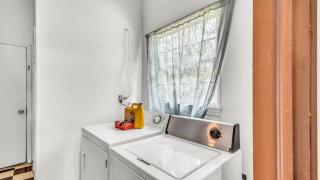Charming 100-year-old duplex in Historic District - 1
